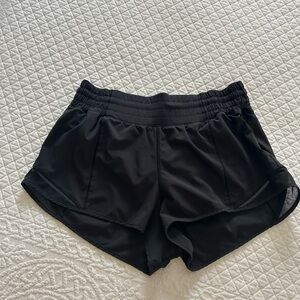 Lululemon Hotty Hot HIGH RISE 2.5” Short